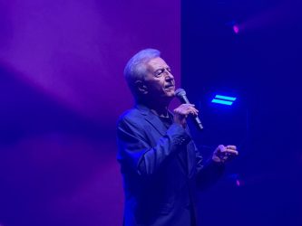 „Добра ноќ, добри луѓе! За овој град ме врзуваат многу убави спомени, и нема да дозволам никој да ми ги одземе!“– Мирослав Илиќ со силна порака и емоции го отвори спектаклот во Арена Загреб! (ВИДЕО)