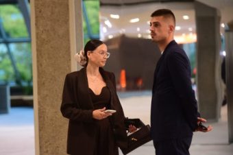 „Мирка Васиљевиќ се огласи по скандалозното неверство на Вујадин Савиќ! Актерката се призна: ‘Тоа едноставно излезе…’